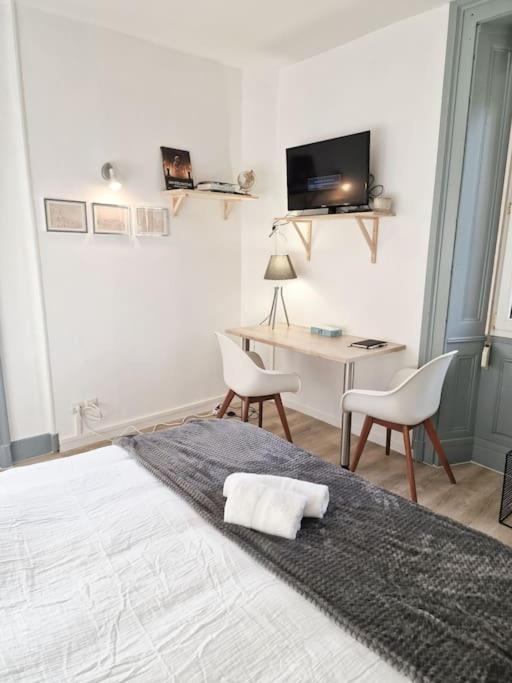 "Le Bisontin", Studio Cosy Au Calme, Proche De La Gare Besançon Buitenkant foto