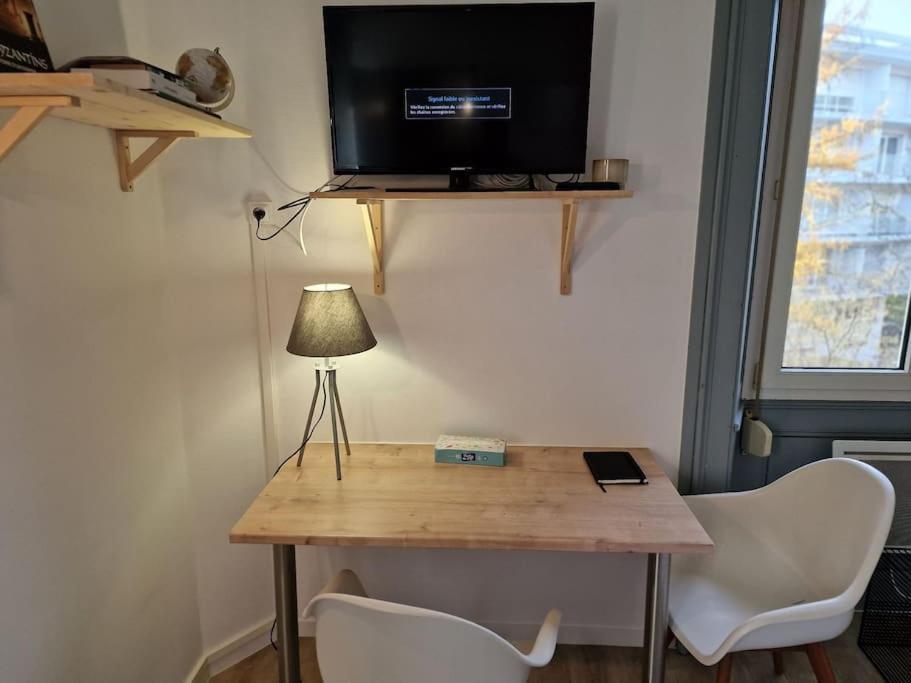 "Le Bisontin", Studio Cosy Au Calme, Proche De La Gare Besançon Buitenkant foto